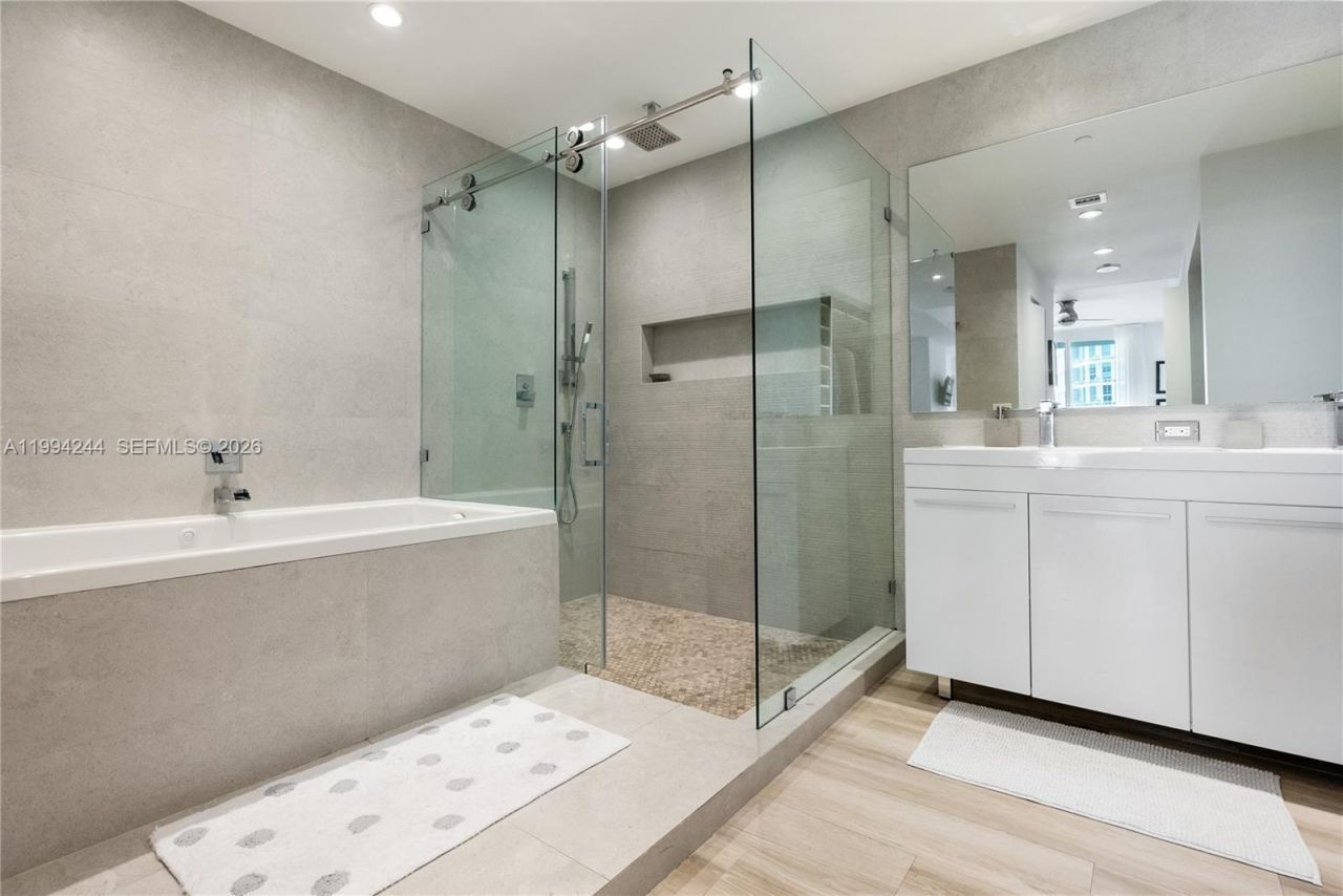 901 Brickell Key Blvd , Unit 305, Miami, FL 33131 Photo