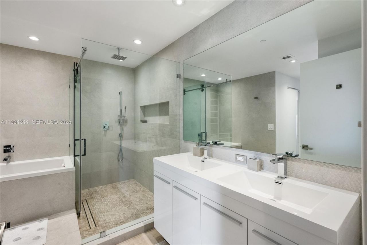 901 Brickell Key Blvd , Unit 305, Miami, FL 33131 Photo