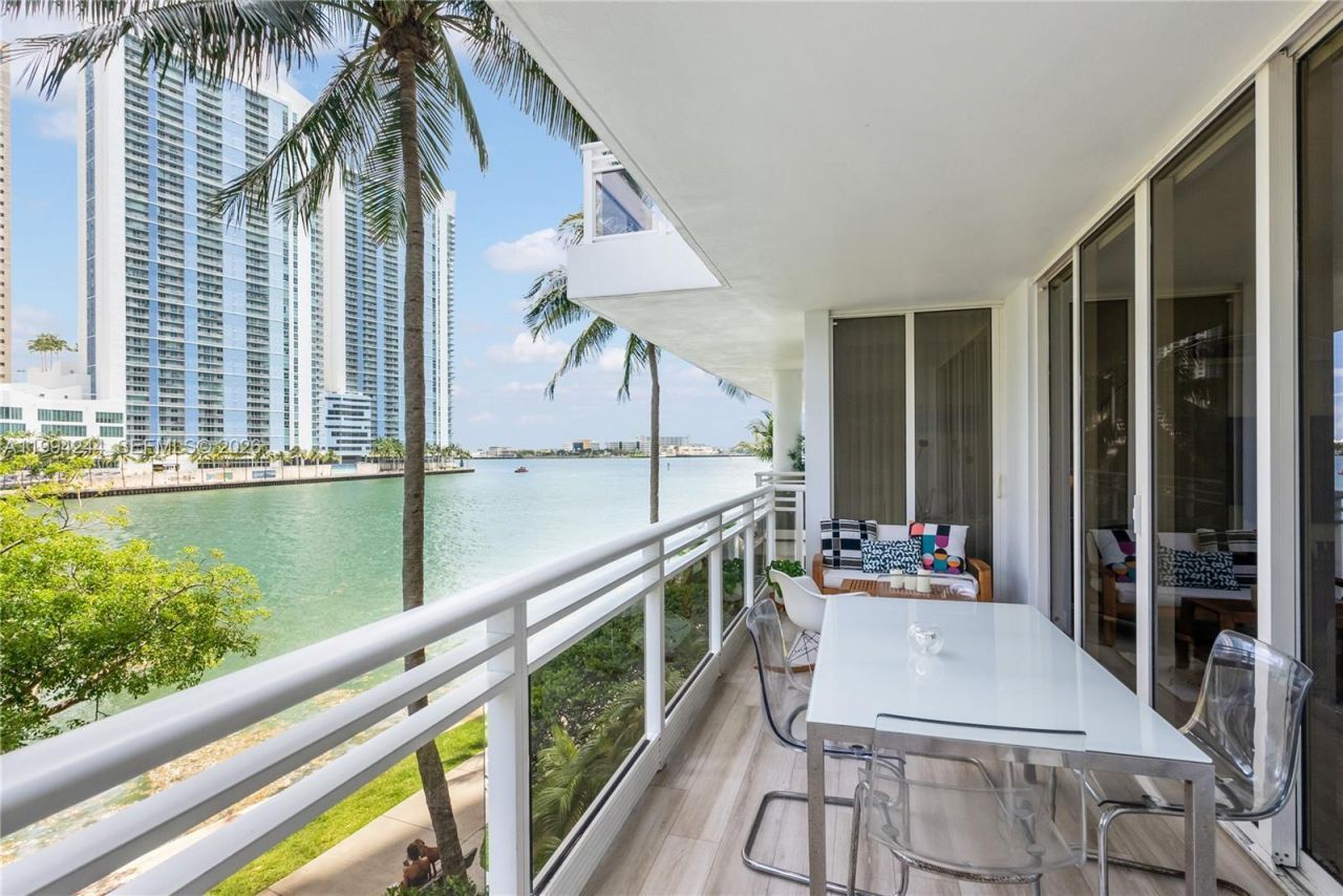 901 Brickell Key Blvd , Unit 305, Miami, FL 33131 Photo