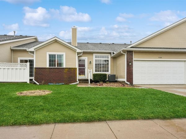 9508 Ironwood Lane , Johnston, IA 50131