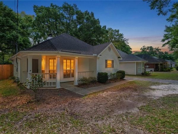 1055 Mcneil Avenue, Mobile, AL 36609