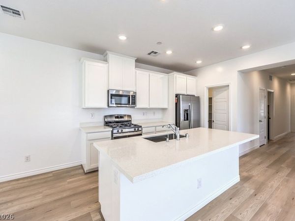 600 N Carriage Hill Drive , Unit 2151, Las Vegas, NV 89138