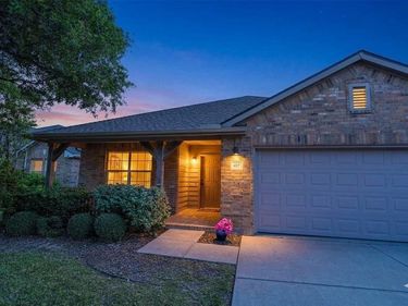 437 Sandy Creek Drive, Fort Worth, TX 76131
