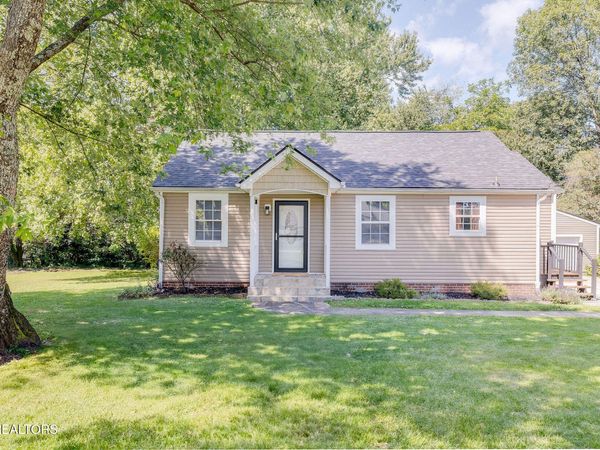 207 N Laurel Circle, Knoxville, TN 37912