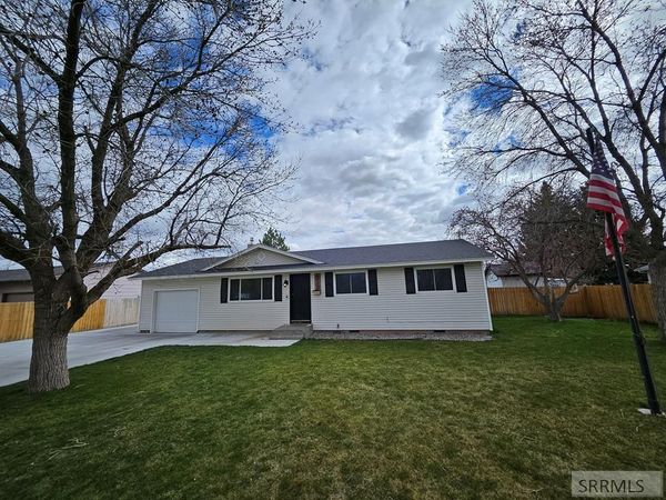 4230 E Dixie Street, IDAHO FALLS, ID 83401