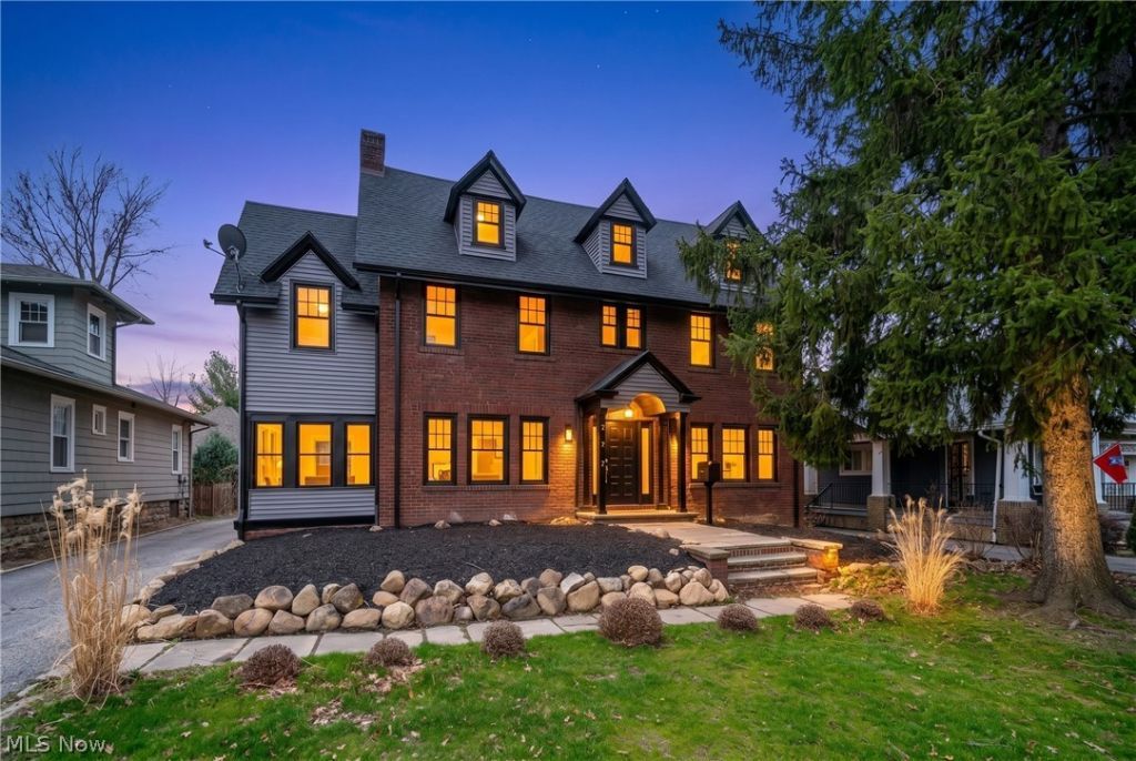 2124 Lamberton Road, Cleveland Heights, OH 44118