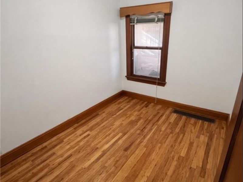 16224 Huntmere Avenue, Cleveland, OH 44110 Photo 6