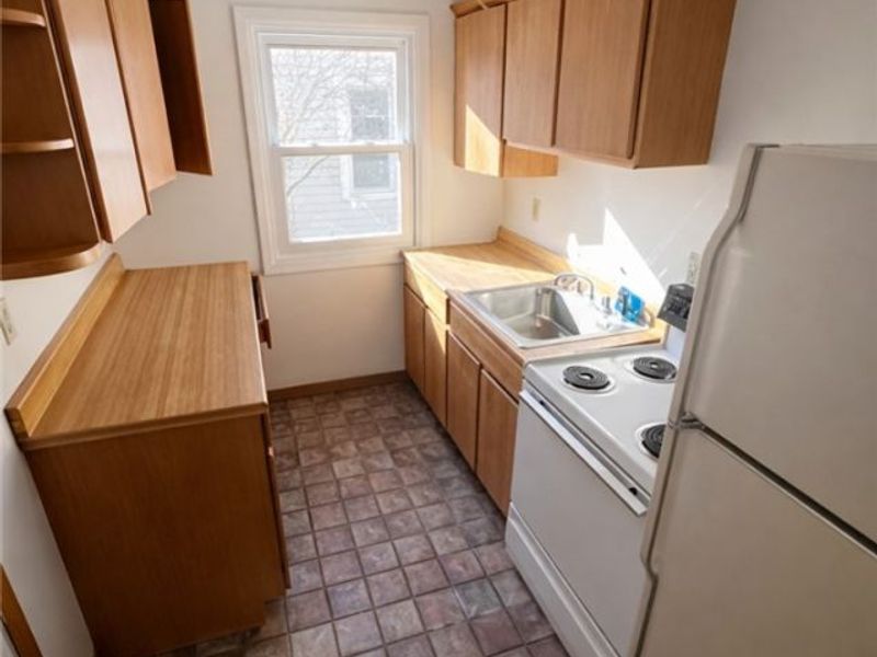 16224 Huntmere Avenue, Cleveland, OH 44110 Photo 7