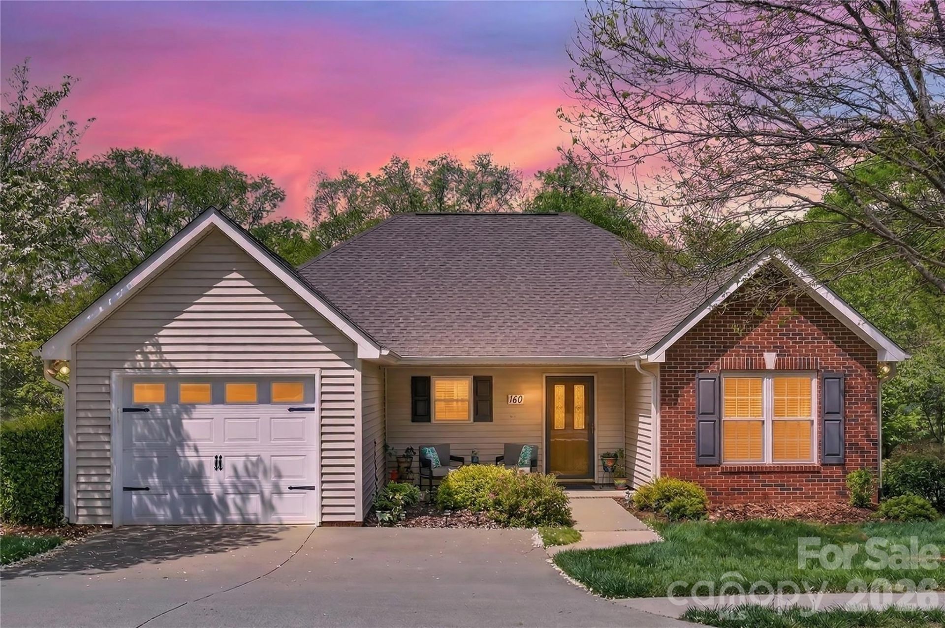 160 Oak Village Parkway, Mooresville, NC 28117 Main Photo