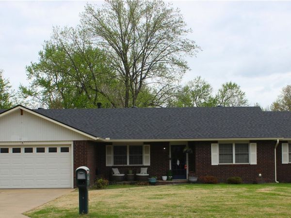 1418 Buena Vista Circle , Springdale, AR 72762