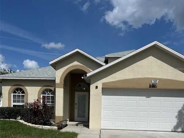 27452 SKY LAKE CIRCLE , WESLEY CHAPEL, FL 33544