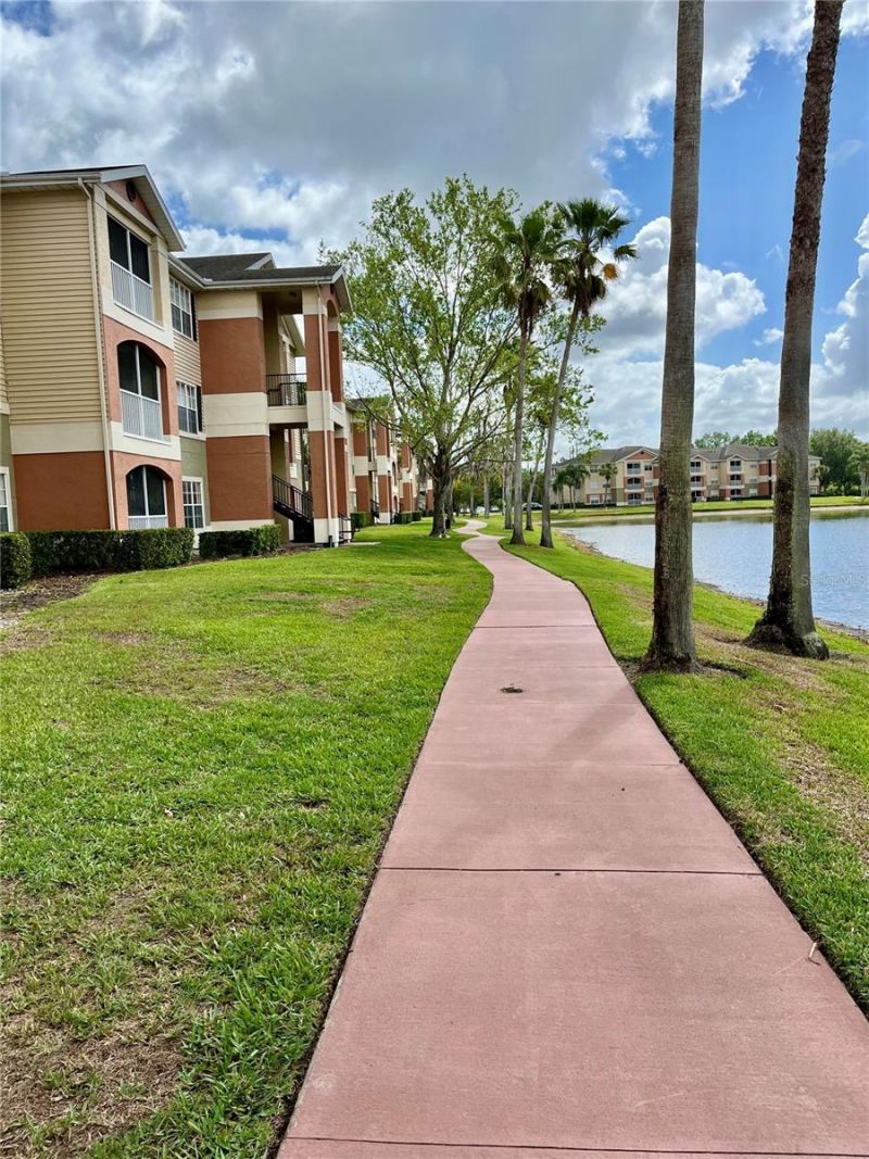 1939 Summer Club Apt Drive, Unit 315, Oviedo, FL 32765 Photo