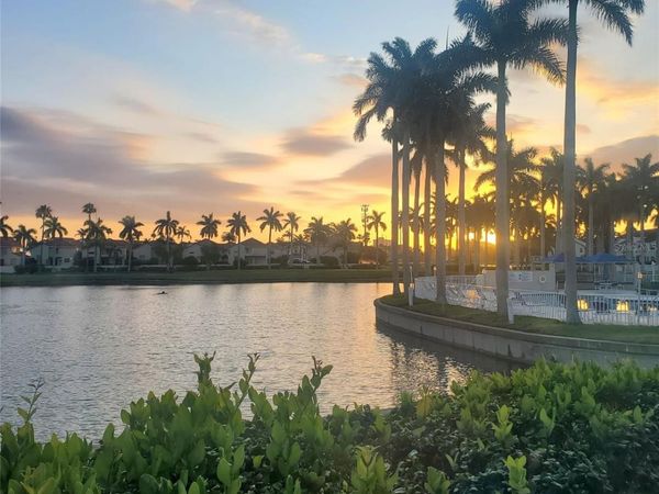 6100 BAHIA DEL MAR CIRCLE, Unit 102, ST PETERSBURG, FL 33715