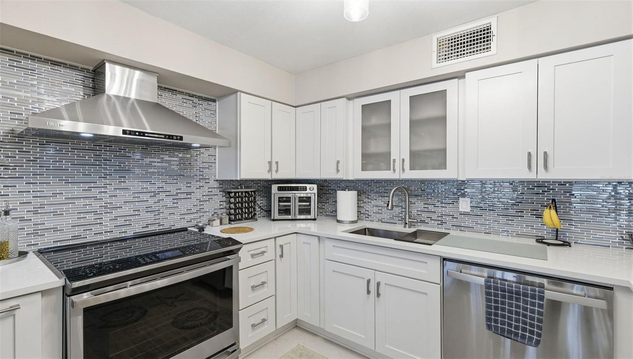 4091 50th Avenue S, Saint Petersburg, FL 33711 Photo