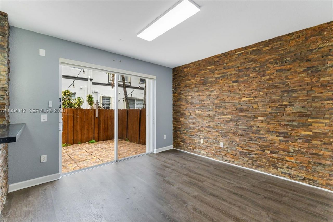 11507 NW 77th St , Doral, FL 33178 Photo