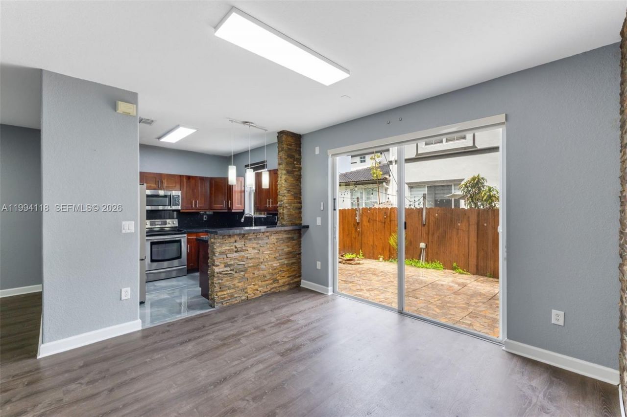 11507 NW 77th St , Doral, FL 33178 Photo