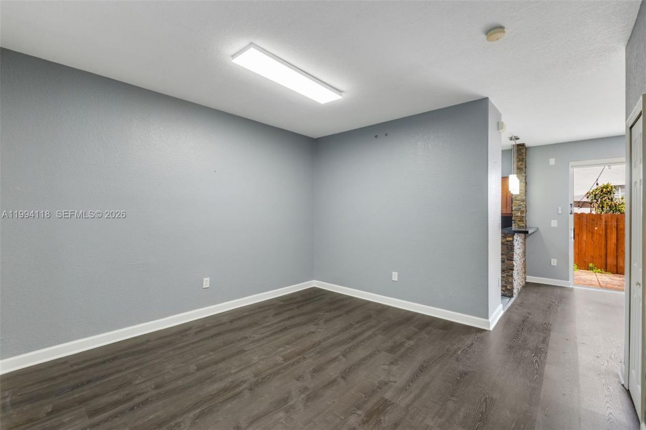 11507 NW 77th St , Doral, FL 33178 Photo