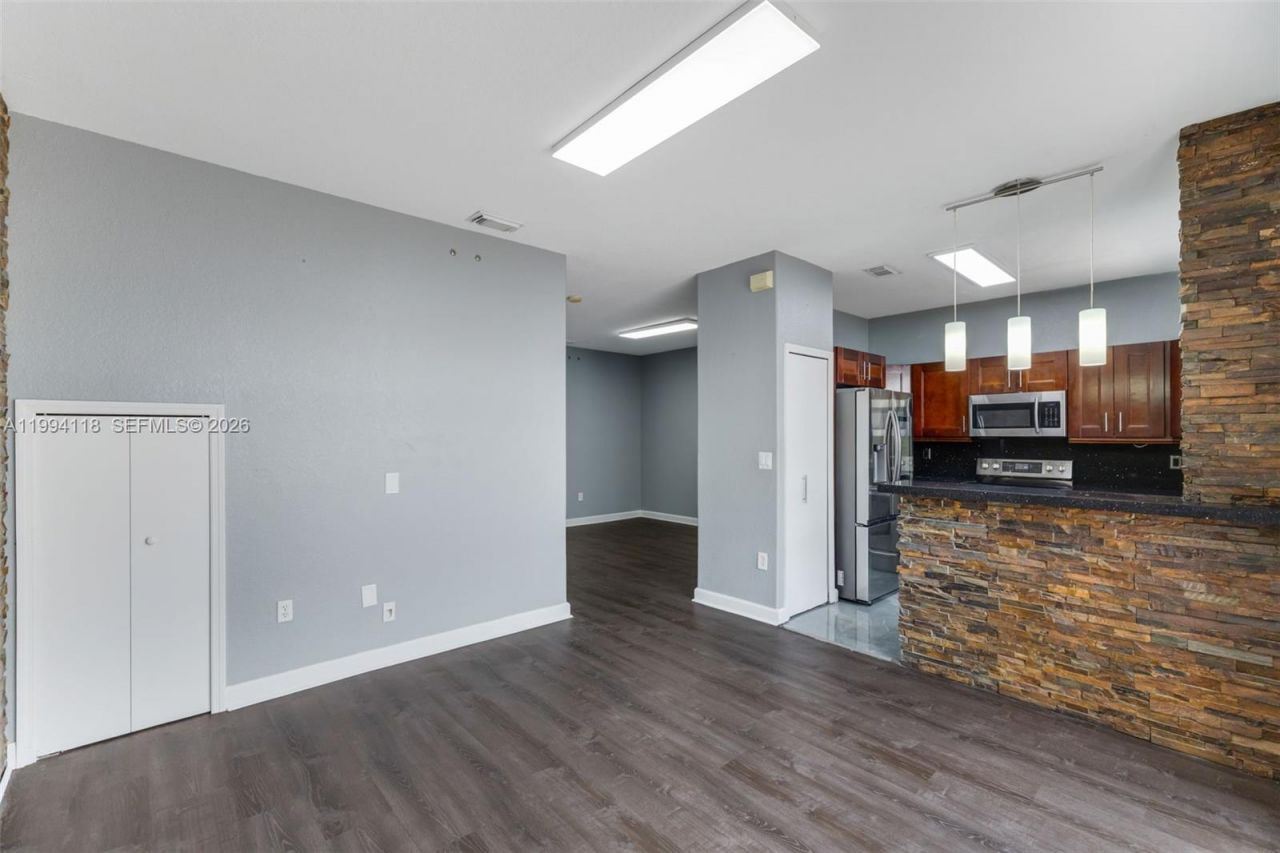 11507 NW 77th St , Doral, FL 33178 Photo