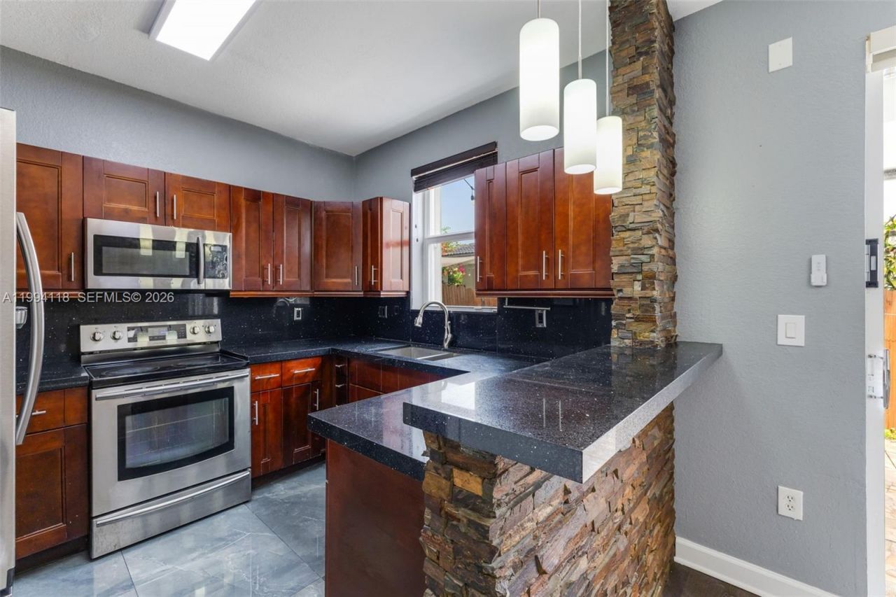 11507 NW 77th St , Doral, FL 33178 Photo