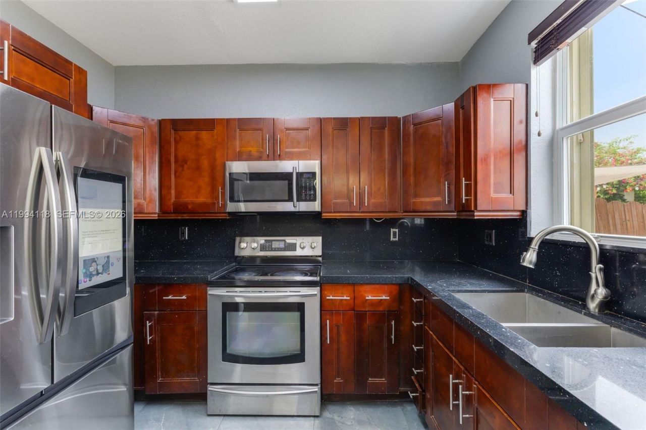 11507 NW 77th St , Doral, FL 33178 Photo