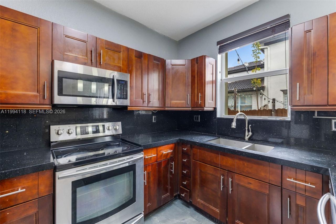 11507 NW 77th St , Doral, FL 33178 Photo