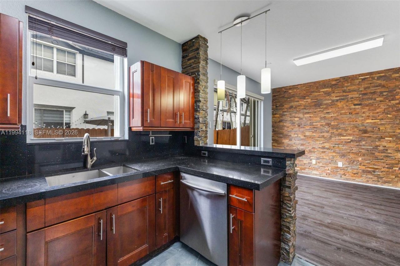 11507 NW 77th St , Doral, FL 33178 Photo