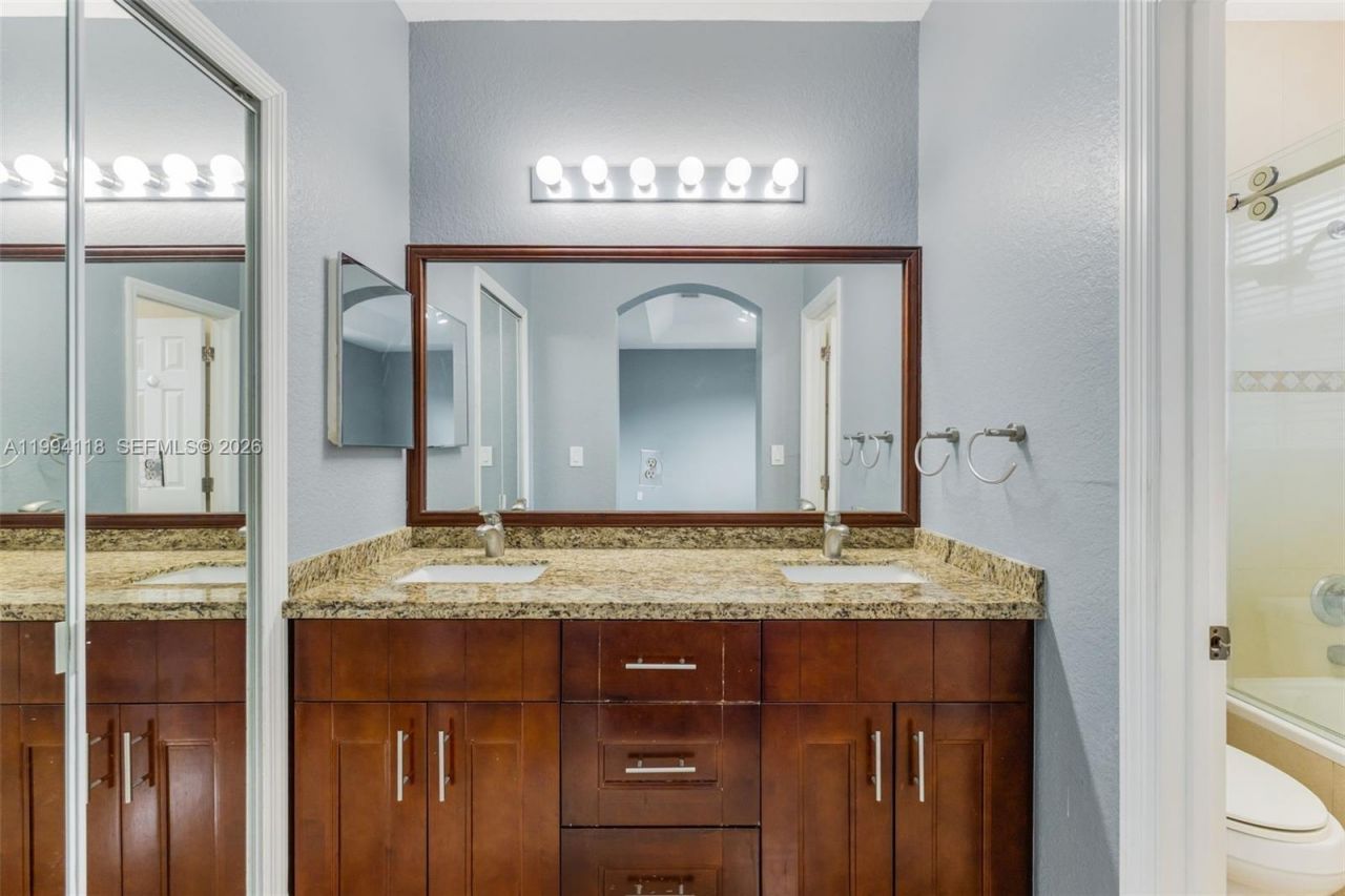 11507 NW 77th St , Doral, FL 33178 Photo