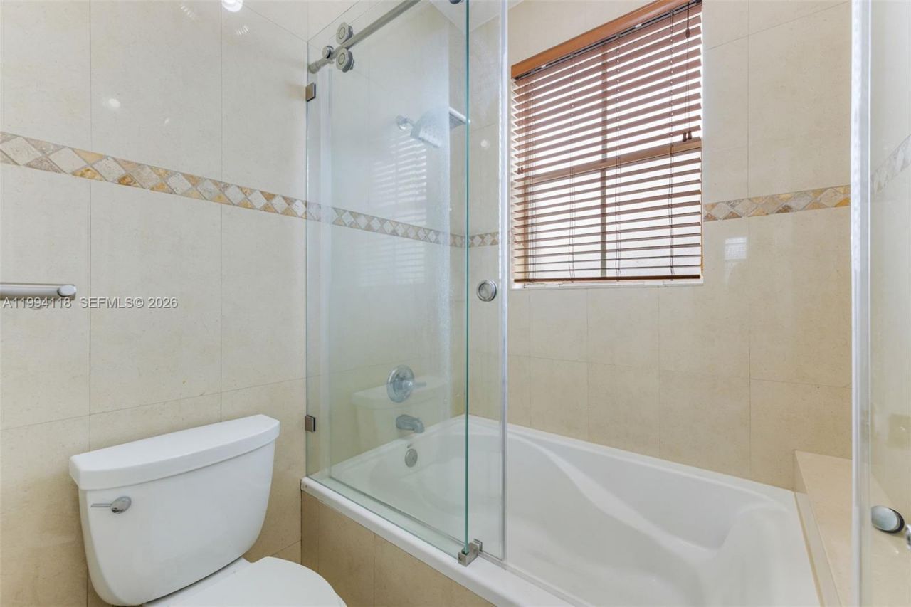 11507 NW 77th St , Doral, FL 33178 Photo