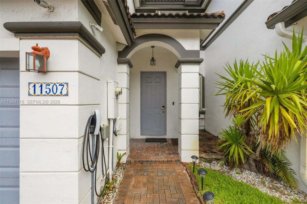 11507 NW 77th St , Doral, FL 33178 Photo