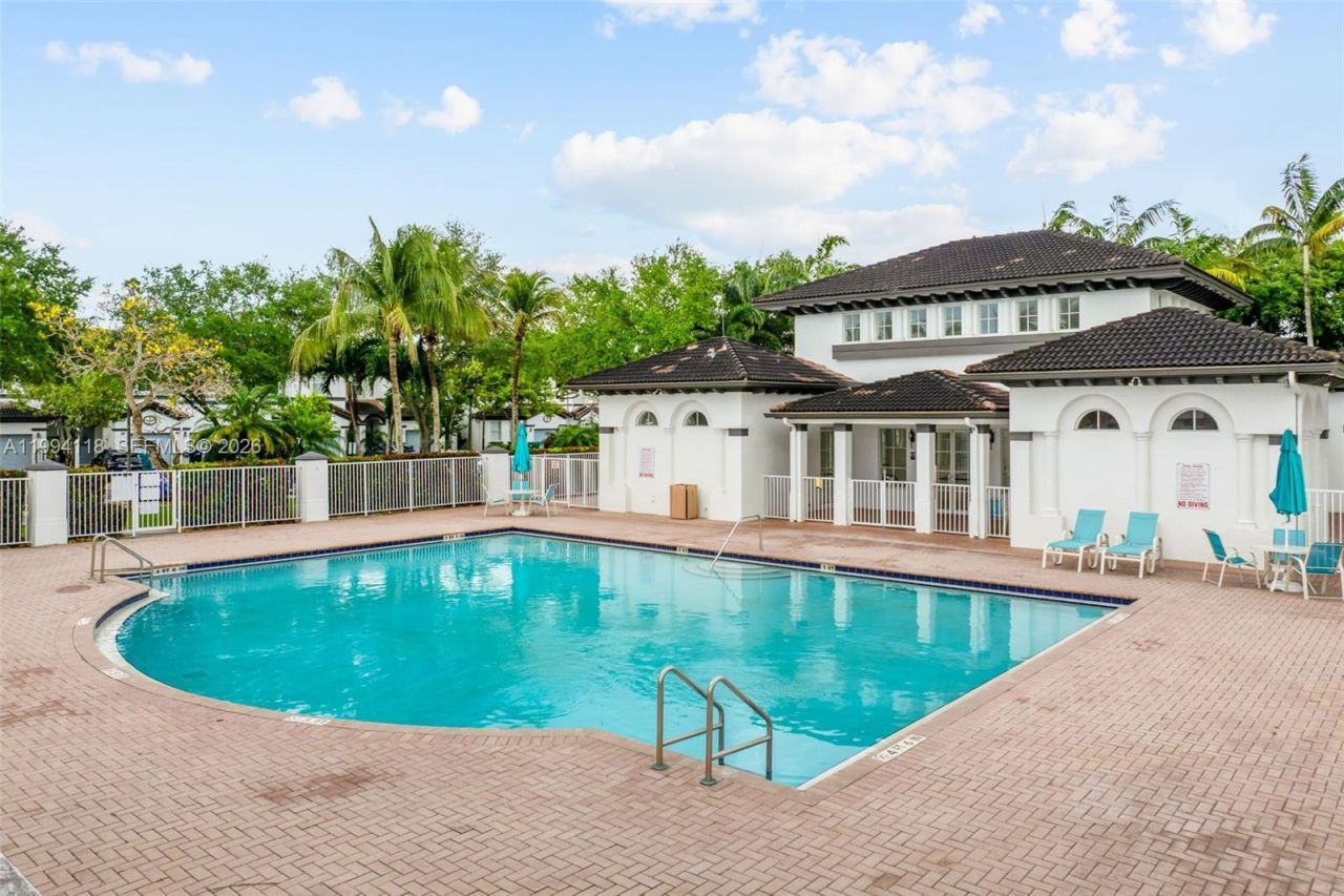 11507 NW 77th St , Doral, FL 33178 Photo