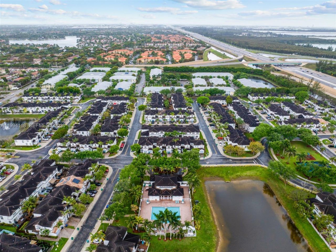 11507 NW 77th St , Doral, FL 33178 Photo