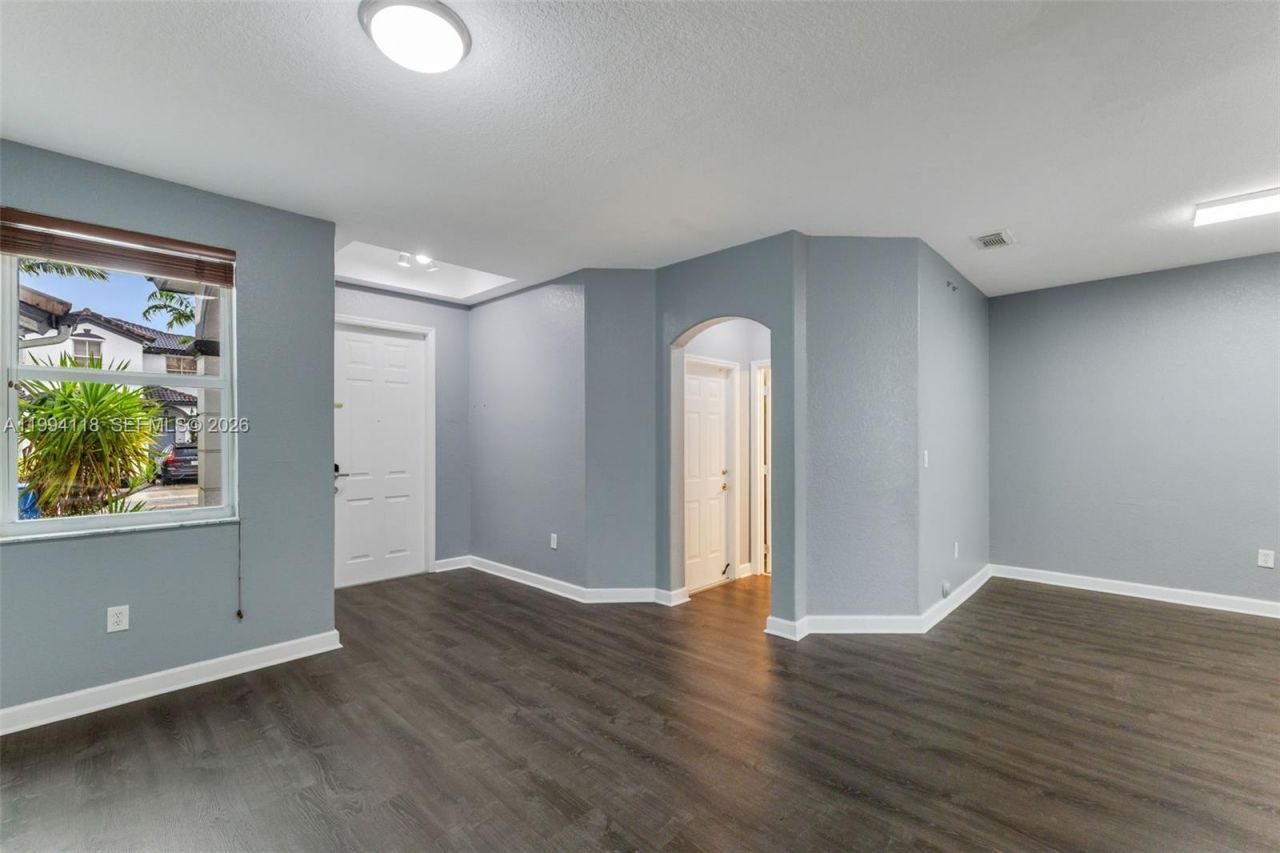 11507 NW 77th St , Doral, FL 33178 Photo