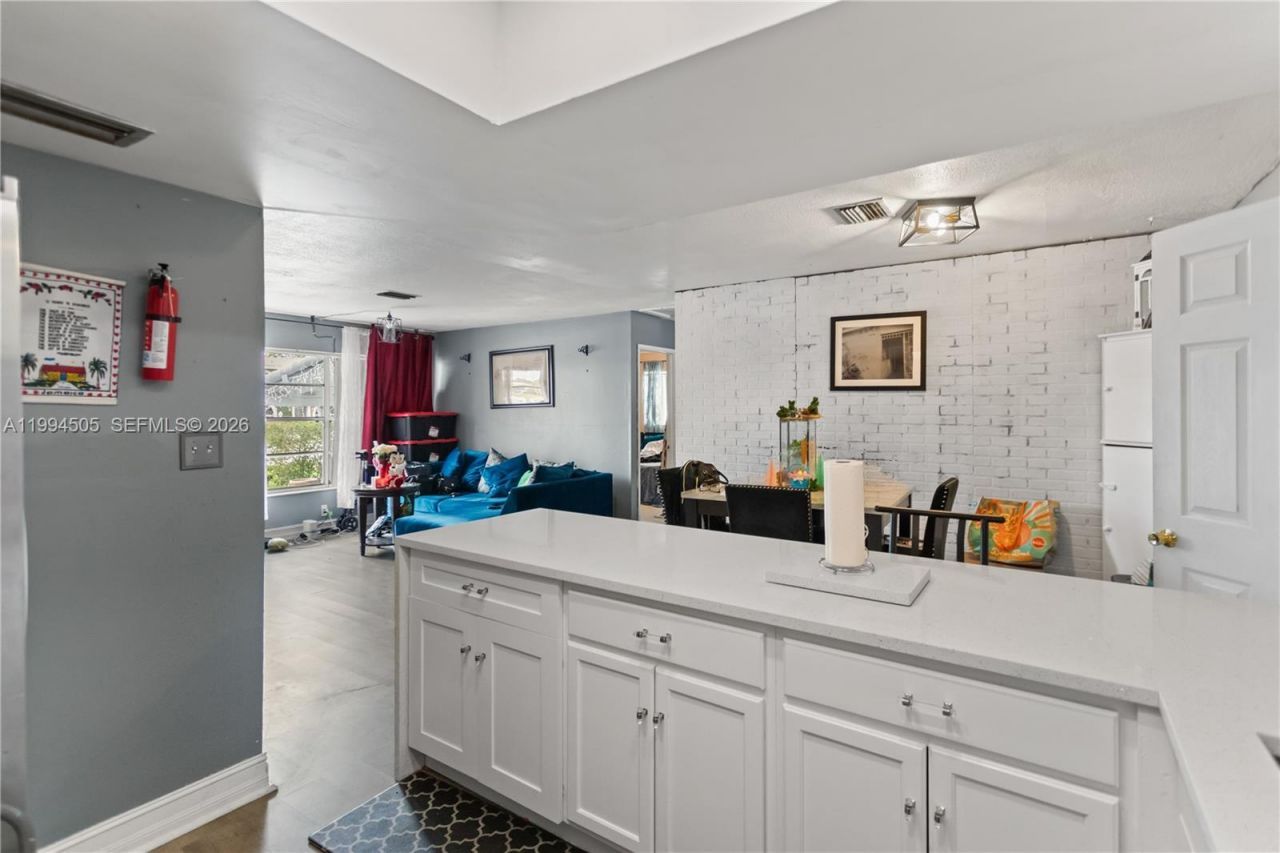 1000 NW 23rd Ter, Pompano Beach, FL 33069 Photo