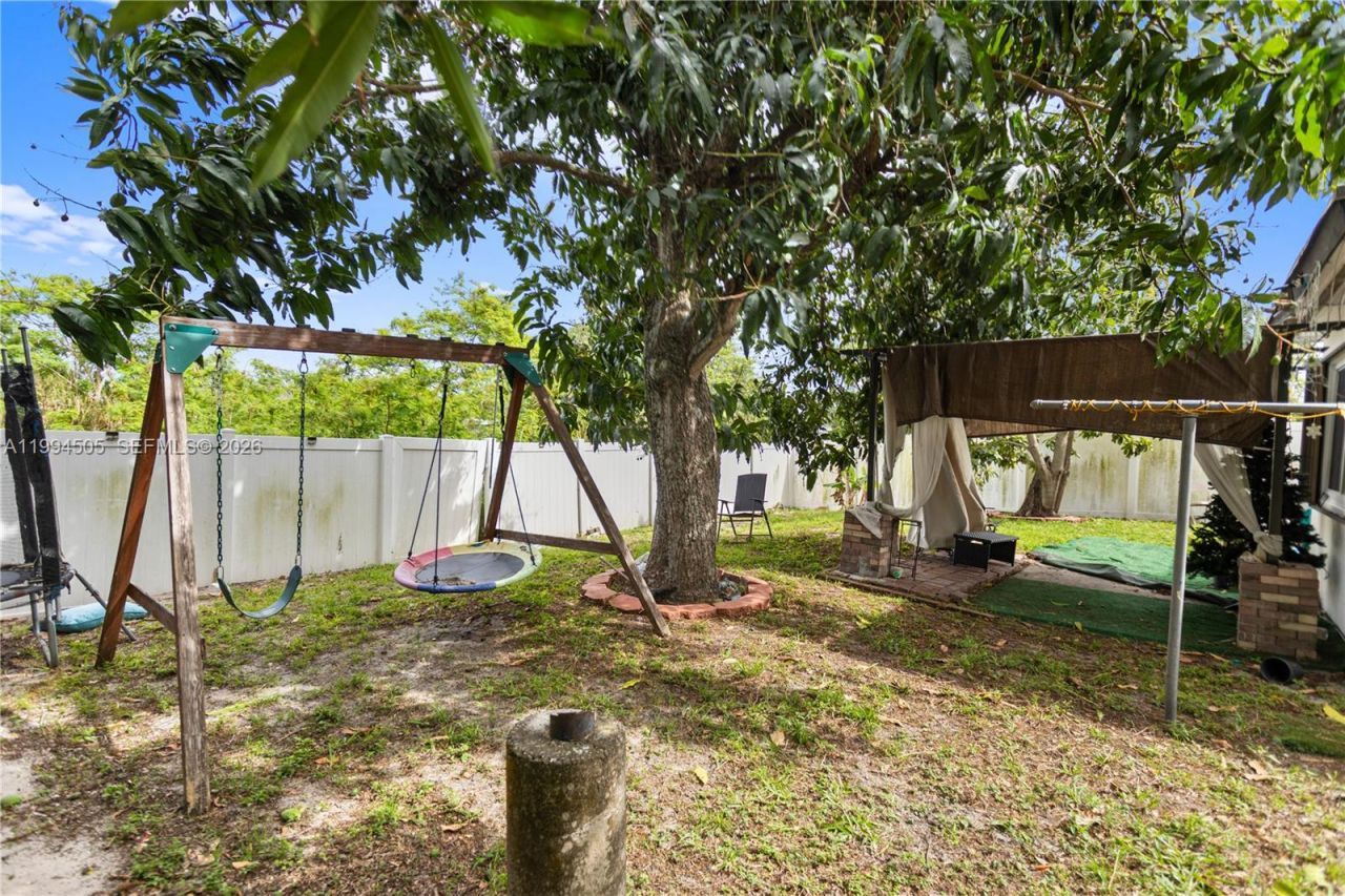 1000 NW 23rd Ter, Pompano Beach, FL 33069 Photo