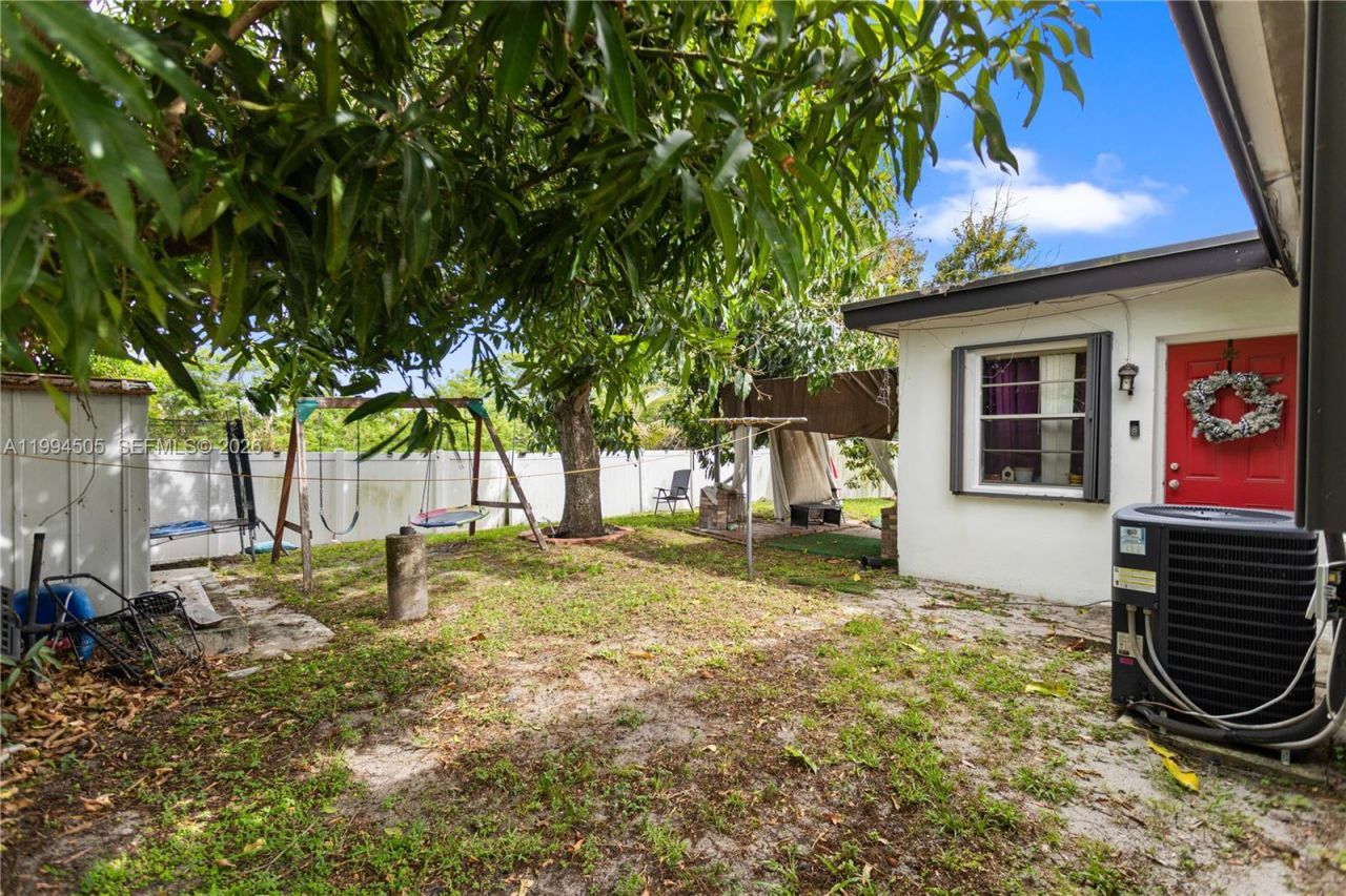 1000 NW 23rd Ter, Pompano Beach, FL 33069 Photo