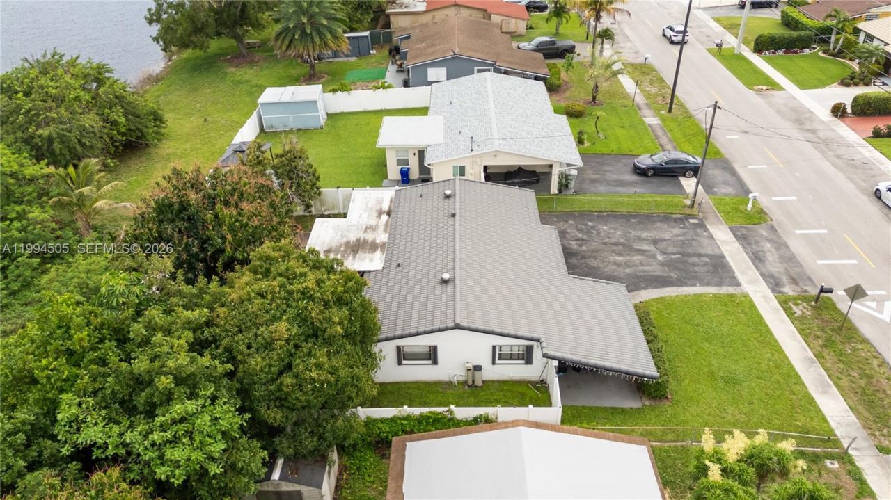 1000 NW 23rd Ter, Pompano Beach, FL 33069 Photo