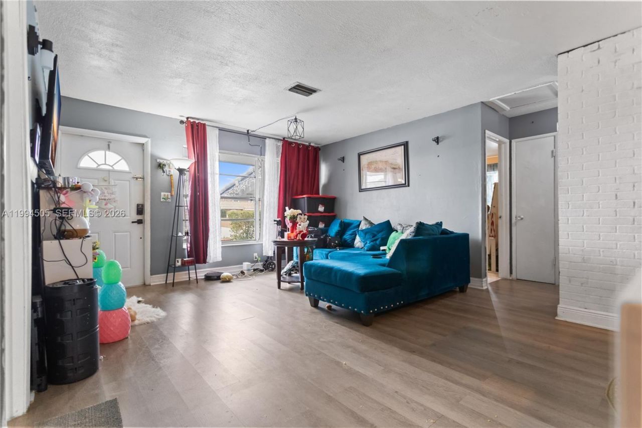 1000 NW 23rd Ter, Pompano Beach, FL 33069 Photo