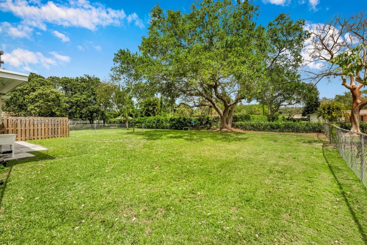 11403 SW 81st Rd, Unit -, Pinecrest, FL 33156 Photo