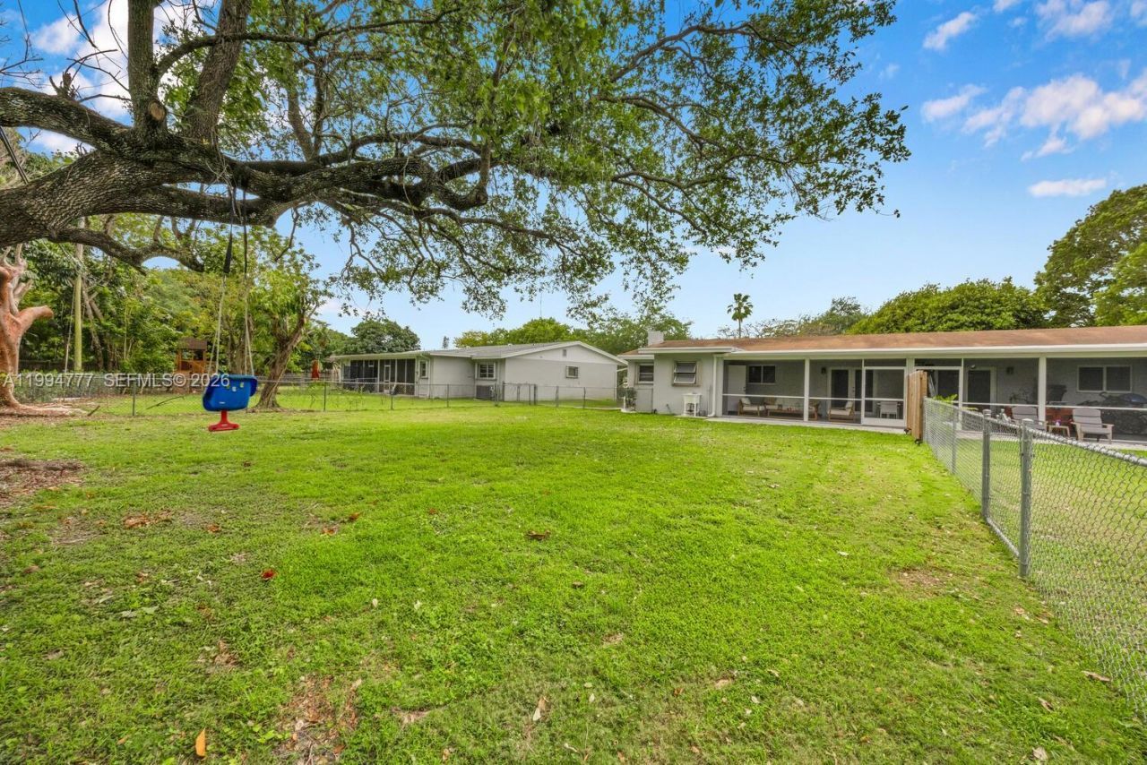 11403 SW 81st Rd, Unit -, Pinecrest, FL 33156 Photo