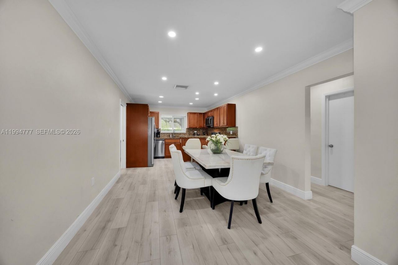 11403 SW 81st Rd, Unit -, Pinecrest, FL 33156 Photo