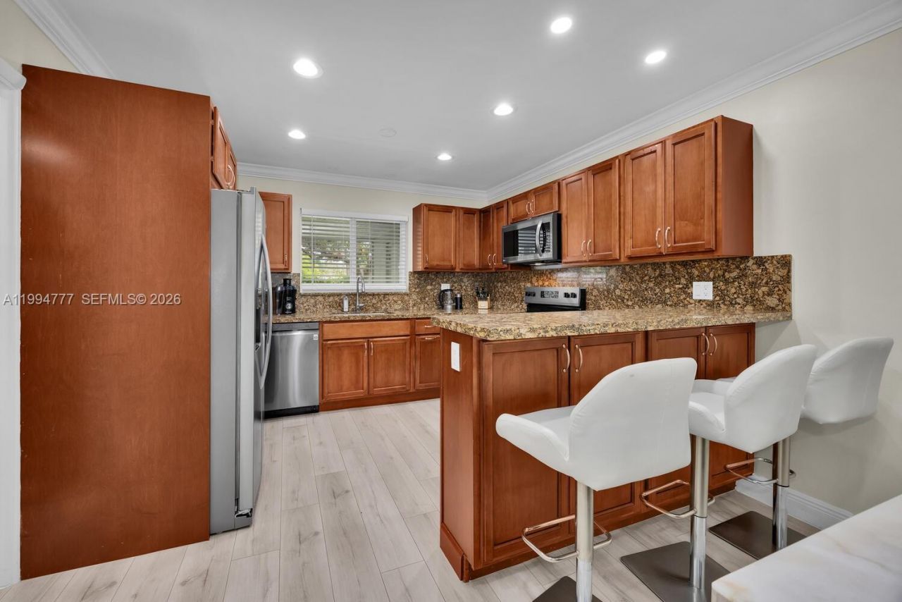 11403 SW 81st Rd, Unit -, Pinecrest, FL 33156 Photo