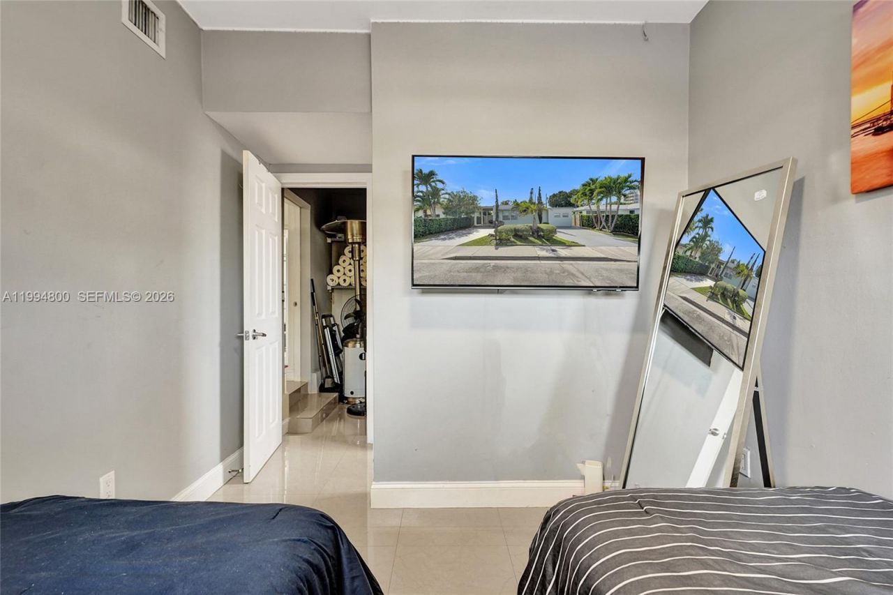 7544 Adventure Ave , North Bay Village, FL 33141 Photo