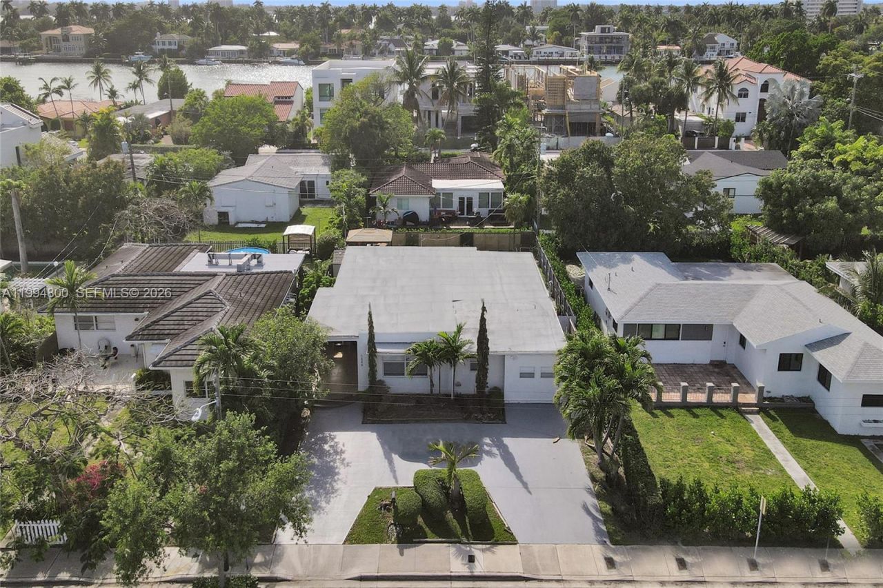 7544 Adventure Ave , North Bay Village, FL 33141 Photo