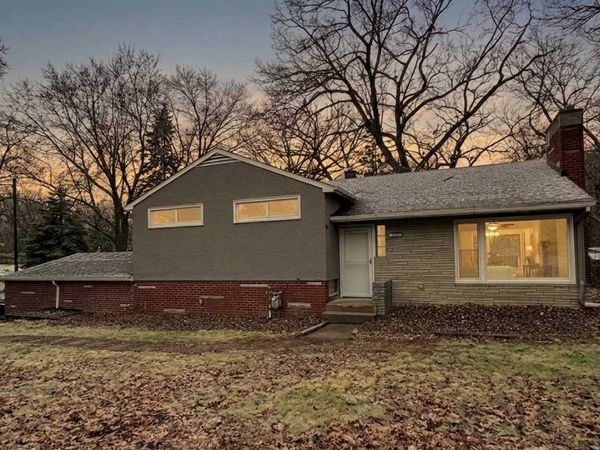 735 Warner Avenue N, Mahtomedi, MN 55115