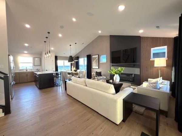 1782 Tamarack Road , Shakopee, MN 55379