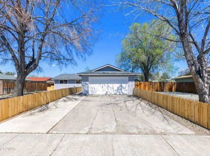 832 E Greenbrae Drive, Sparks, NV 89434 Photo