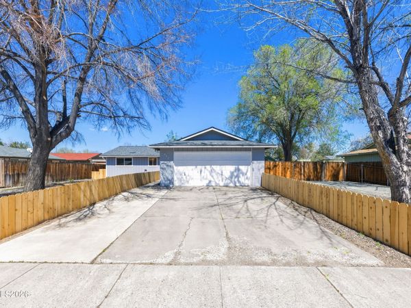 832 E Greenbrae Drive, Sparks, NV 89434