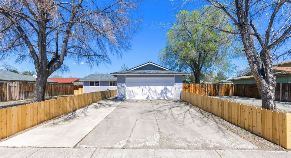 832 E Greenbrae Drive, Sparks, NV 89434 Photo