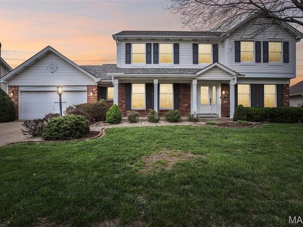 16 Huntington Parkway, St Charles, MO 63301
