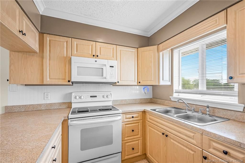 187 SE Village Drive, Port Saint Lucie, FL 34952 Photo